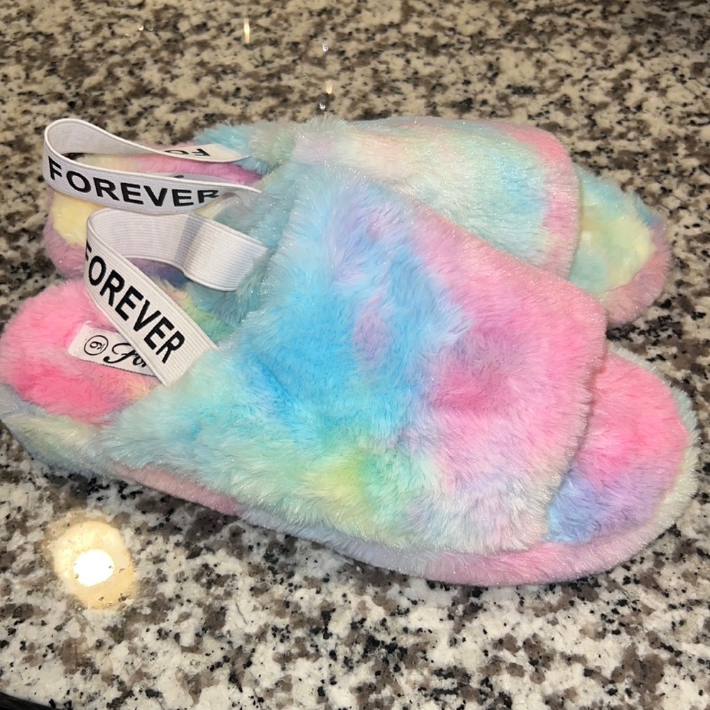 Furry Slippers - Picture 1 of 3